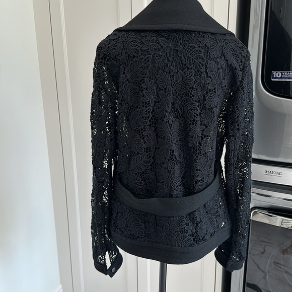 Vintage black Elie Tahari blazer, size Medium - Picture 3 of 5